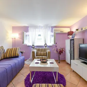 Apartamento Mirana With Garden And Free Parking